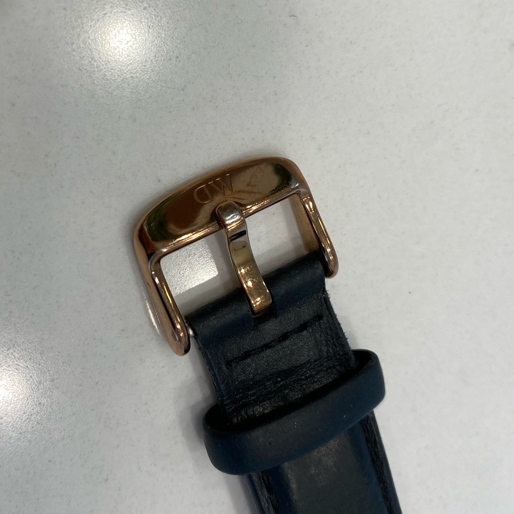 Daniel Wellington Watch - Picture 6 of 9